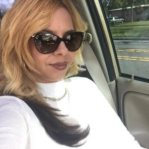 Meet your Posher, Caroline